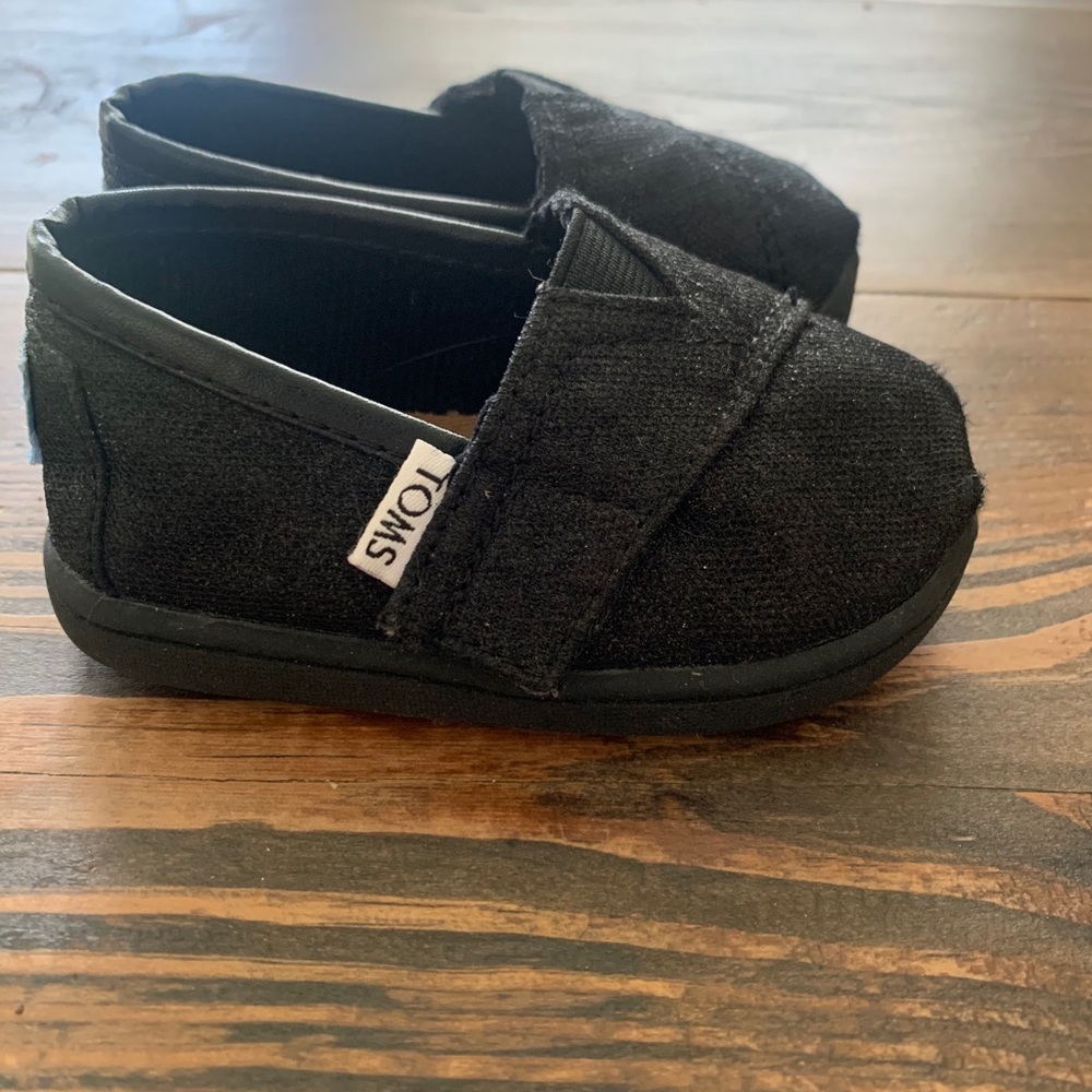 Toms